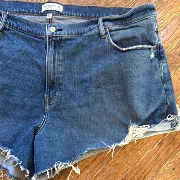 Abercrombie & Fitch Women’s 36/22 Curve Love The 4” Mom Shorts High rise denim - Picture 4 of 13